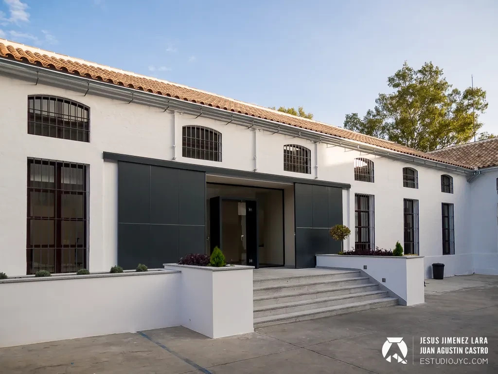  REFORMA DE NAVE PARA OFICINA EN MANZANO