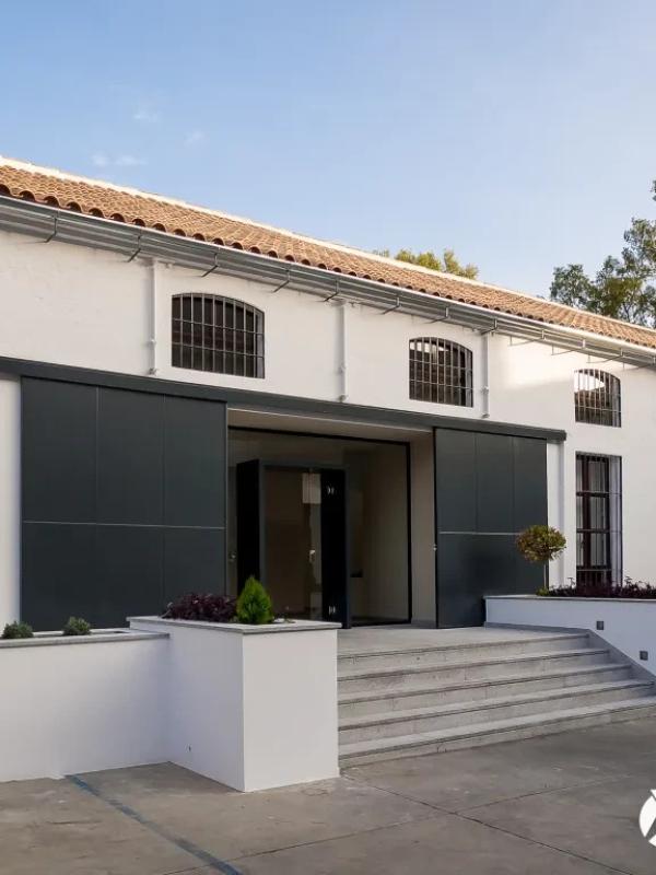 REFORMA DE NAVE PARA OFICINA EN MANZANO